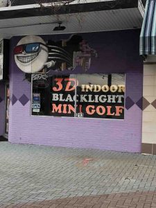 Sign "3D Indoor Blacklight Mini Golf"